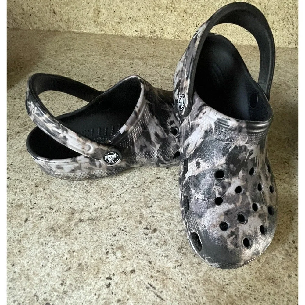 Crocs Gray/Black/White Camo Slip-On Clog Sandals Women's 7 Men's 5